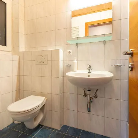 Neat In With Balcony Or Terrace Appartement *