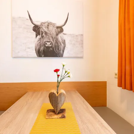 Appartement Neat In With Balcony Or Terrace